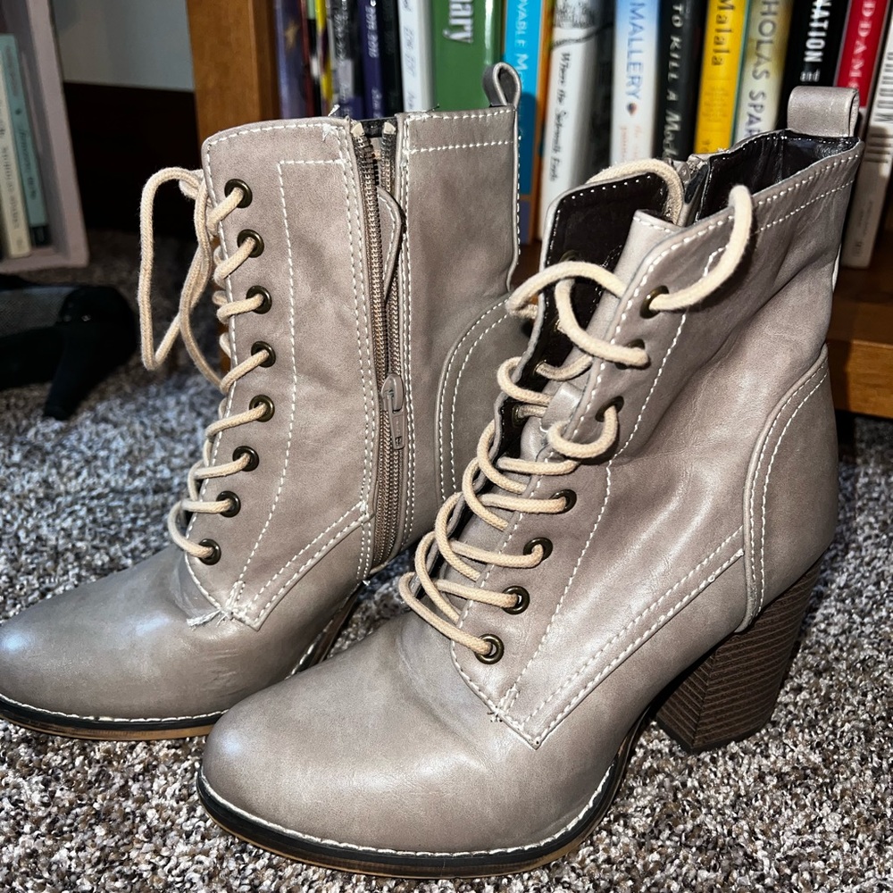 Size 9 heeled booties
